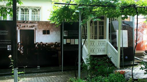 Merab Kostava House-Museum