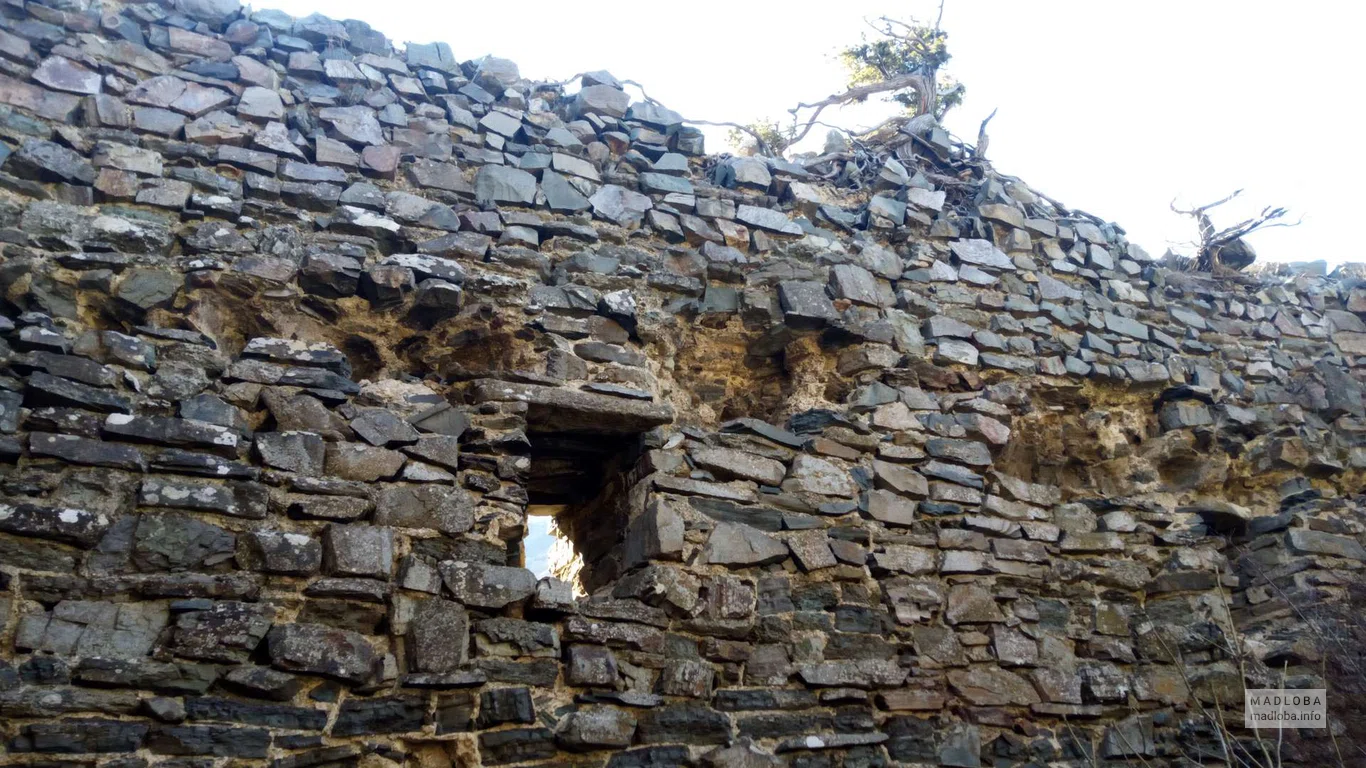 Стена крепости Армази