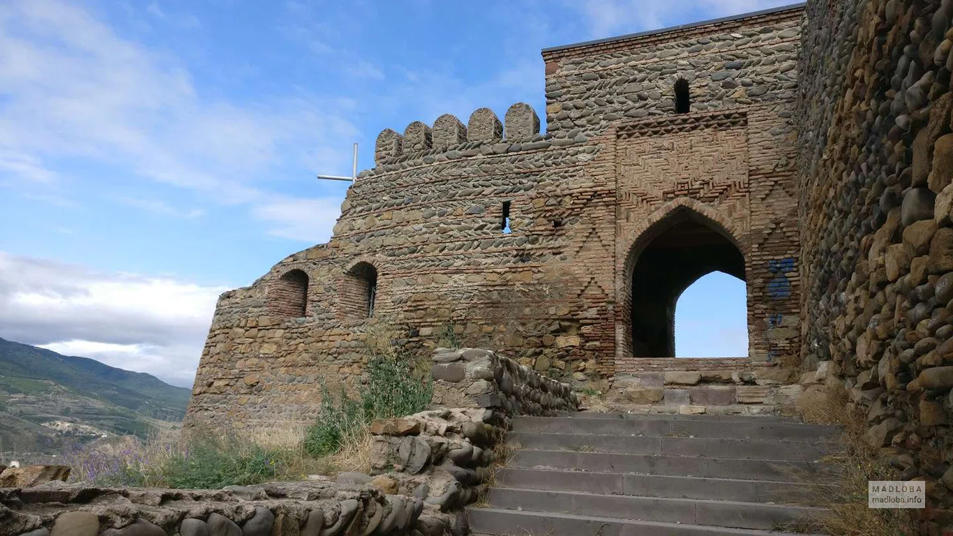 Лестница в крепости Гори