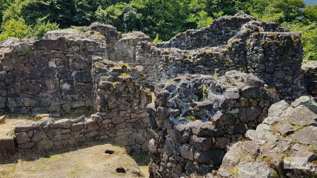 GThe fortress of Gvara in Adjara