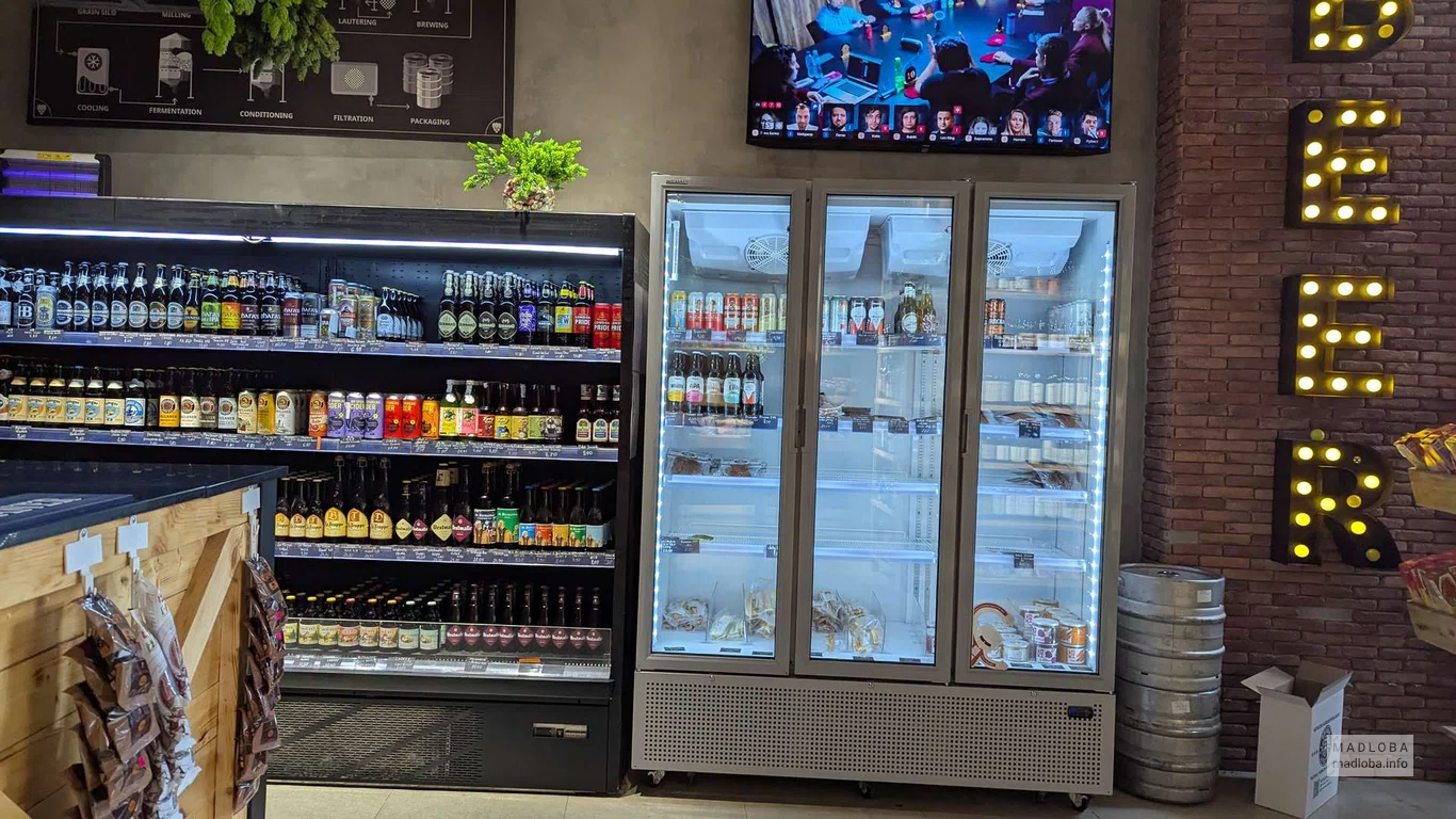 Алкогольные напитки в магазине Krombacher Beer Market