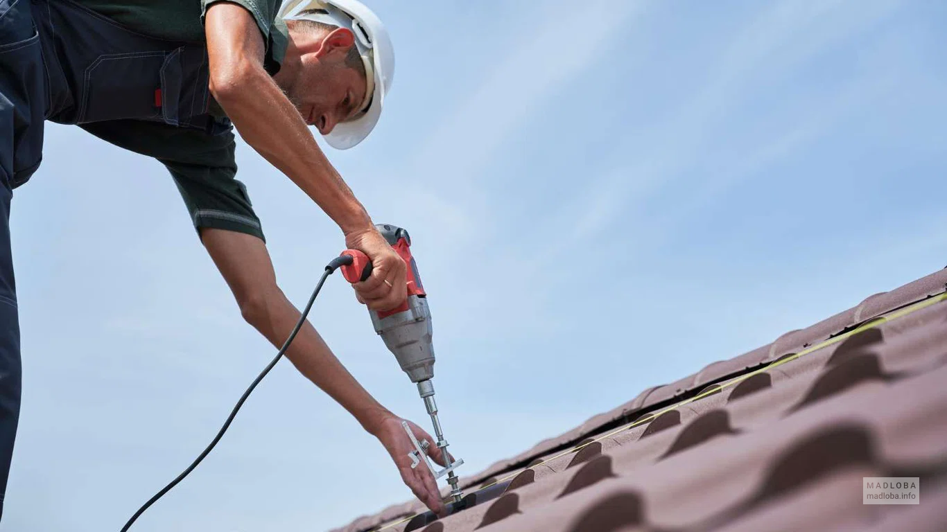 Кровельщик Зия Беридзе