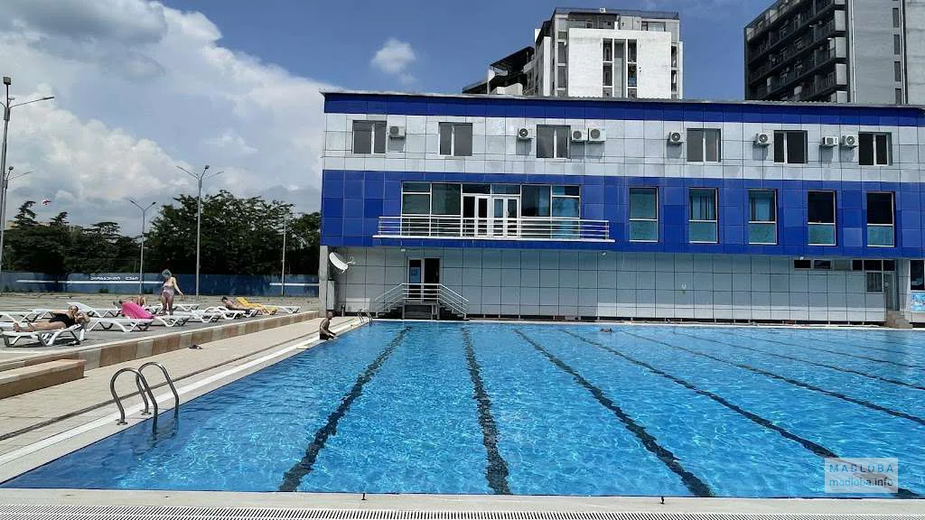 Крытый и открытый бассейн "Sport Time"