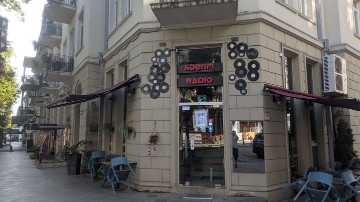 Kitchen and bar "Radio"