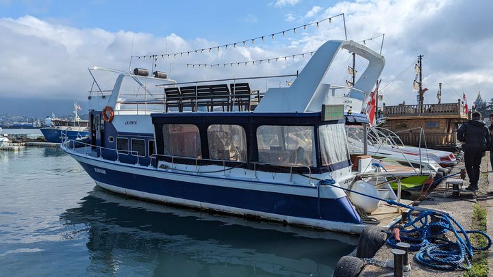 Double deck boat "Lavinya Cruise"