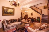 Lia's Guest House