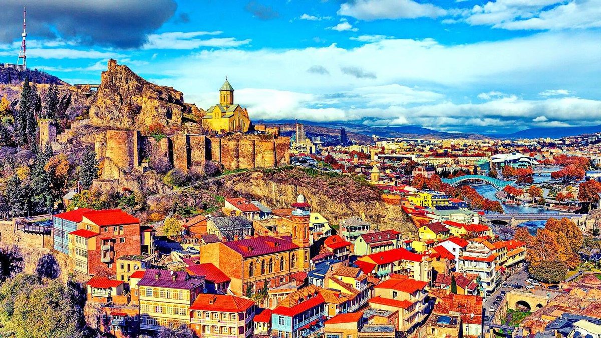 Вид на красивый Тбилиси