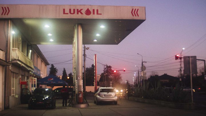 Lukoil (ул. Давида Строителя 185)