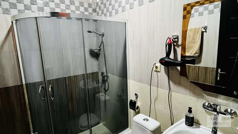Ванная комната в хостеле Люкс