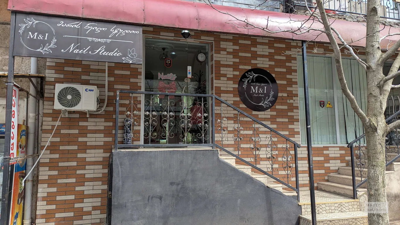 M&I Nail Studio в Батуми – маникюр и уход за ногтями.