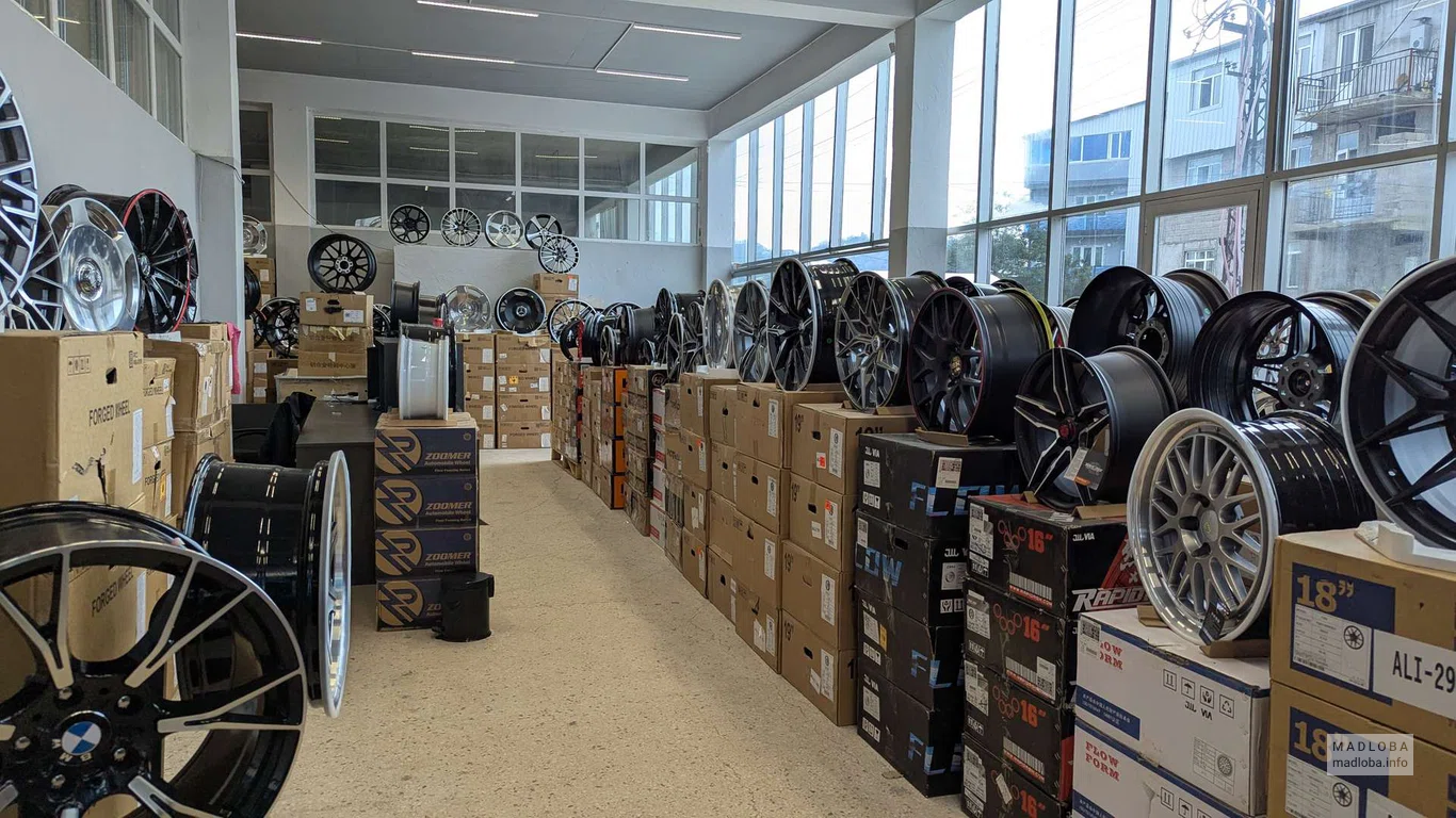 Большой выбор дисков на колеса авто в магазине на Орбелиани 39