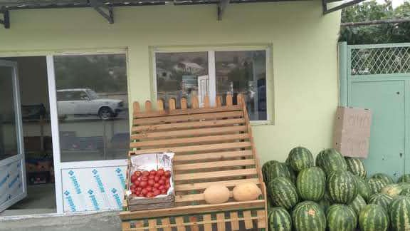 Fruit and vegetable store (David Agmashenebli St.)