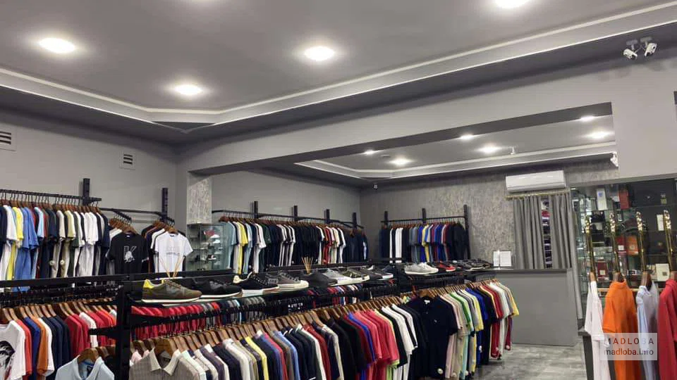 Магазин одежды "City Shop" интерьер