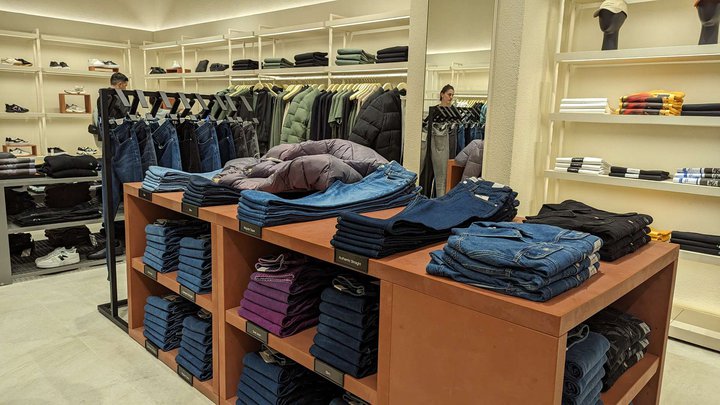 Calvin Klein Jeans (Grand Mall)