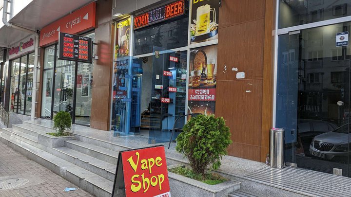 Beer and electronic cigarette store "M&L" (DS Mall)