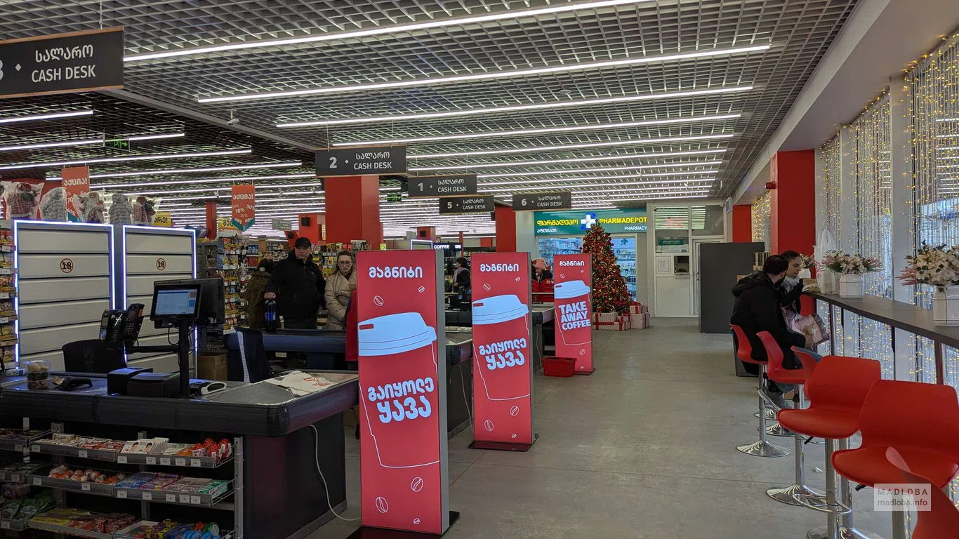 кассы в супермаркете "Magniti"  в Боржоми