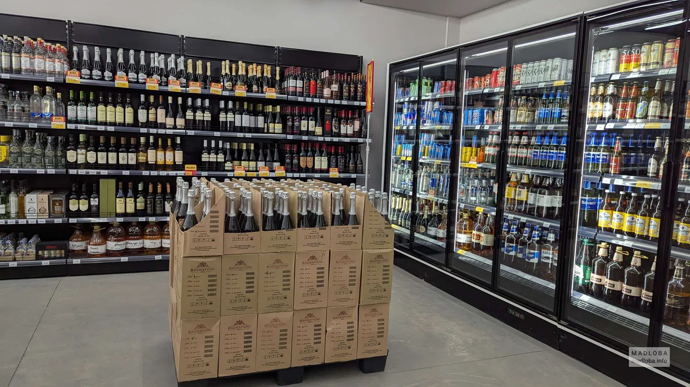 Алкоголь в  супермаркете "Magniti"  в Боржоми