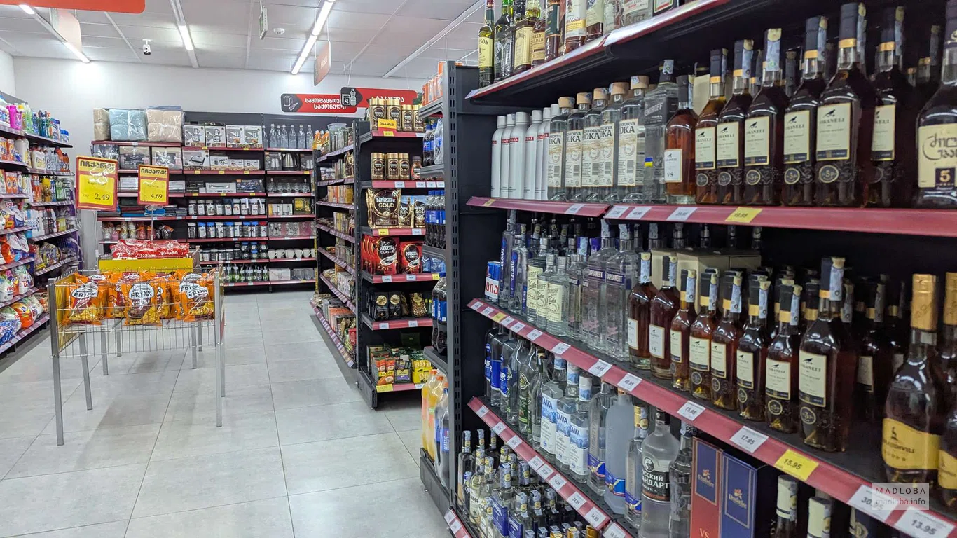 Алкогольные напитки в магазине Магнити в Батуми