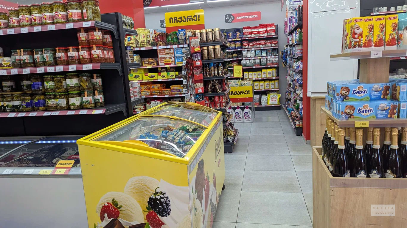 Магазин Magniti в Батуми на Асатиани, 61