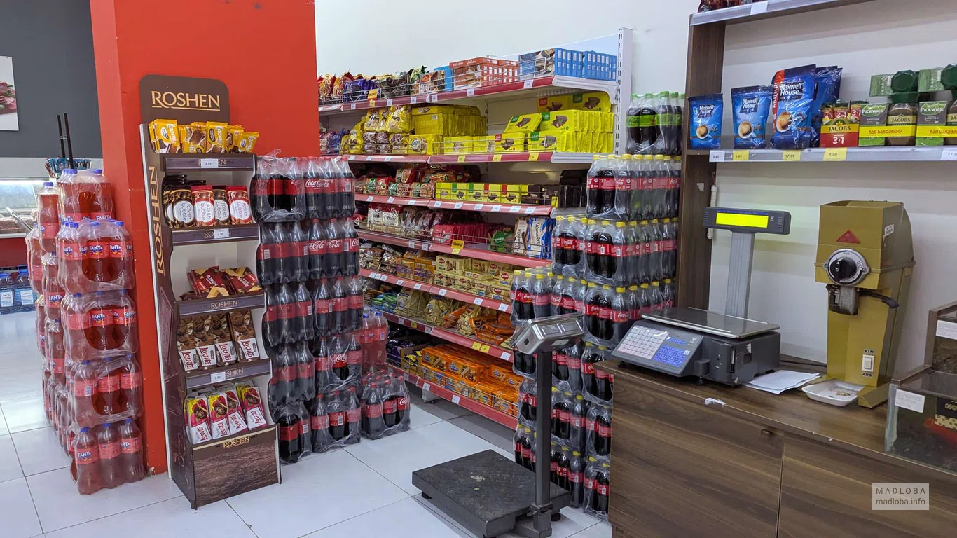 Кока кола в магазине Magniti