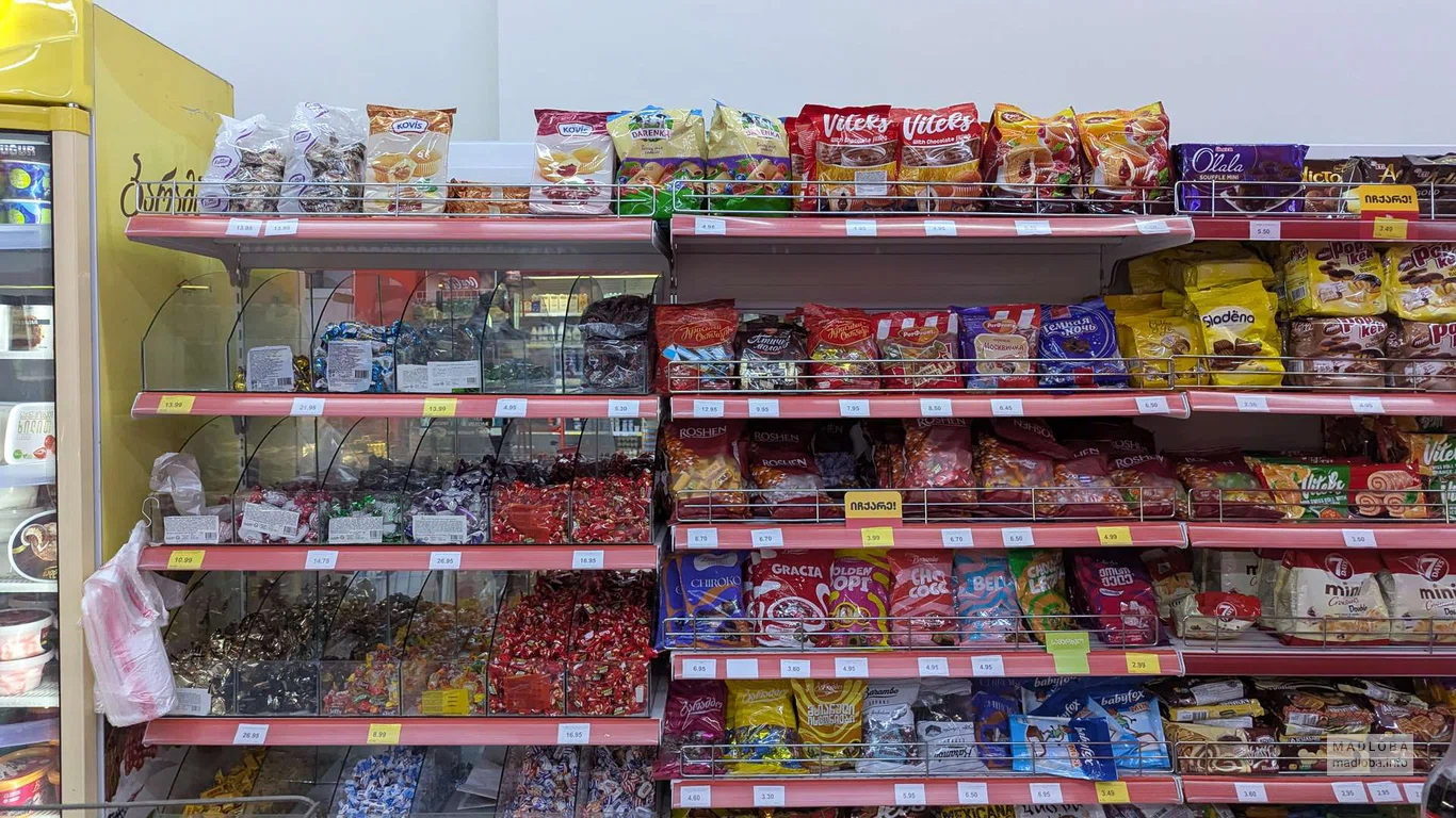 Конфеты и сладости в магазине Magniti