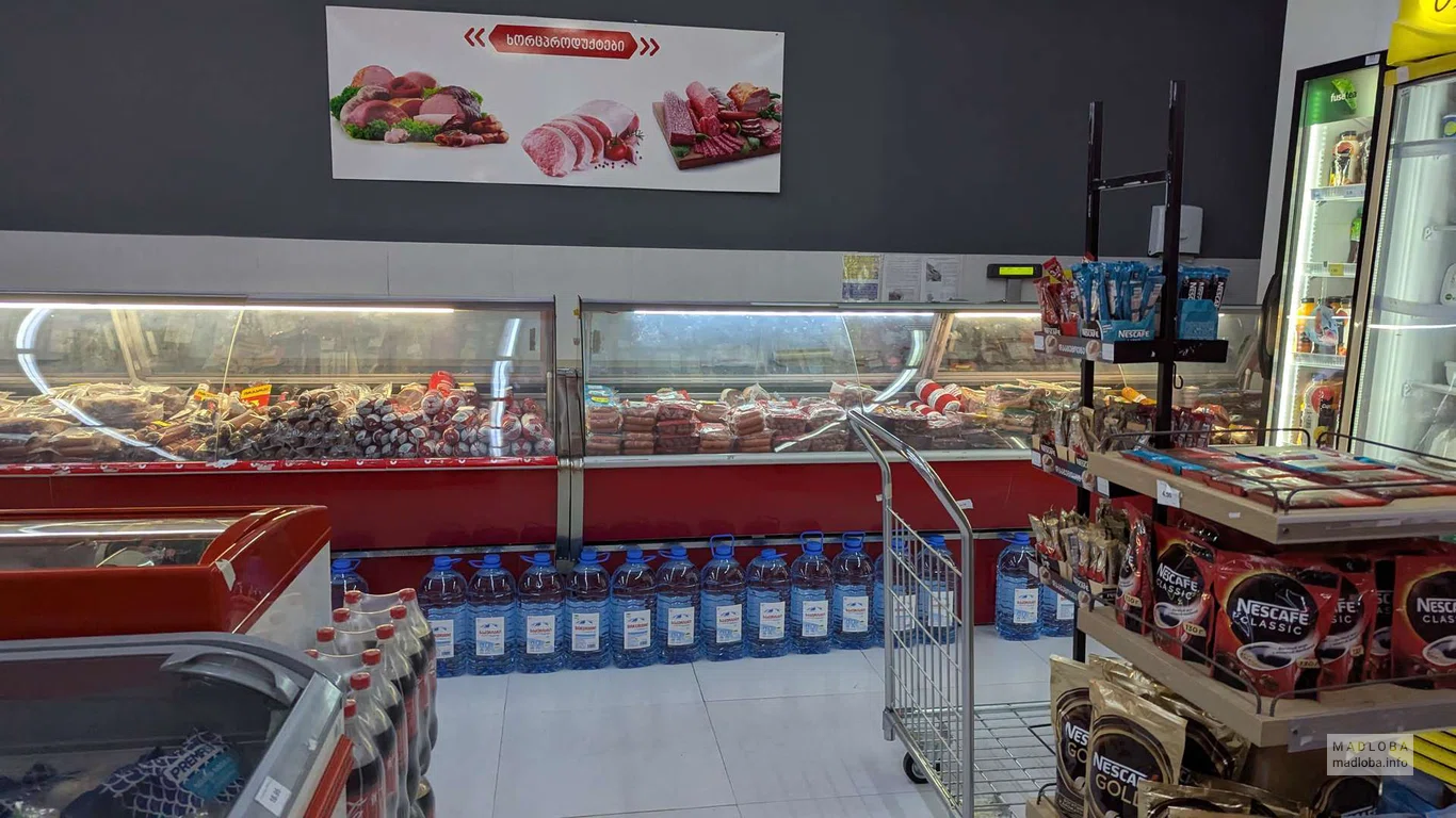 Колбасы и мясные изделия в магазине Magniti