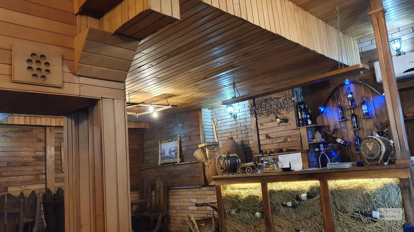 Зал ресторана Mamapapuri Restaurant