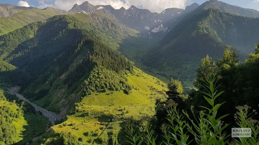 Мамисонский перевал — горный маршрут и древние башни Кавказа