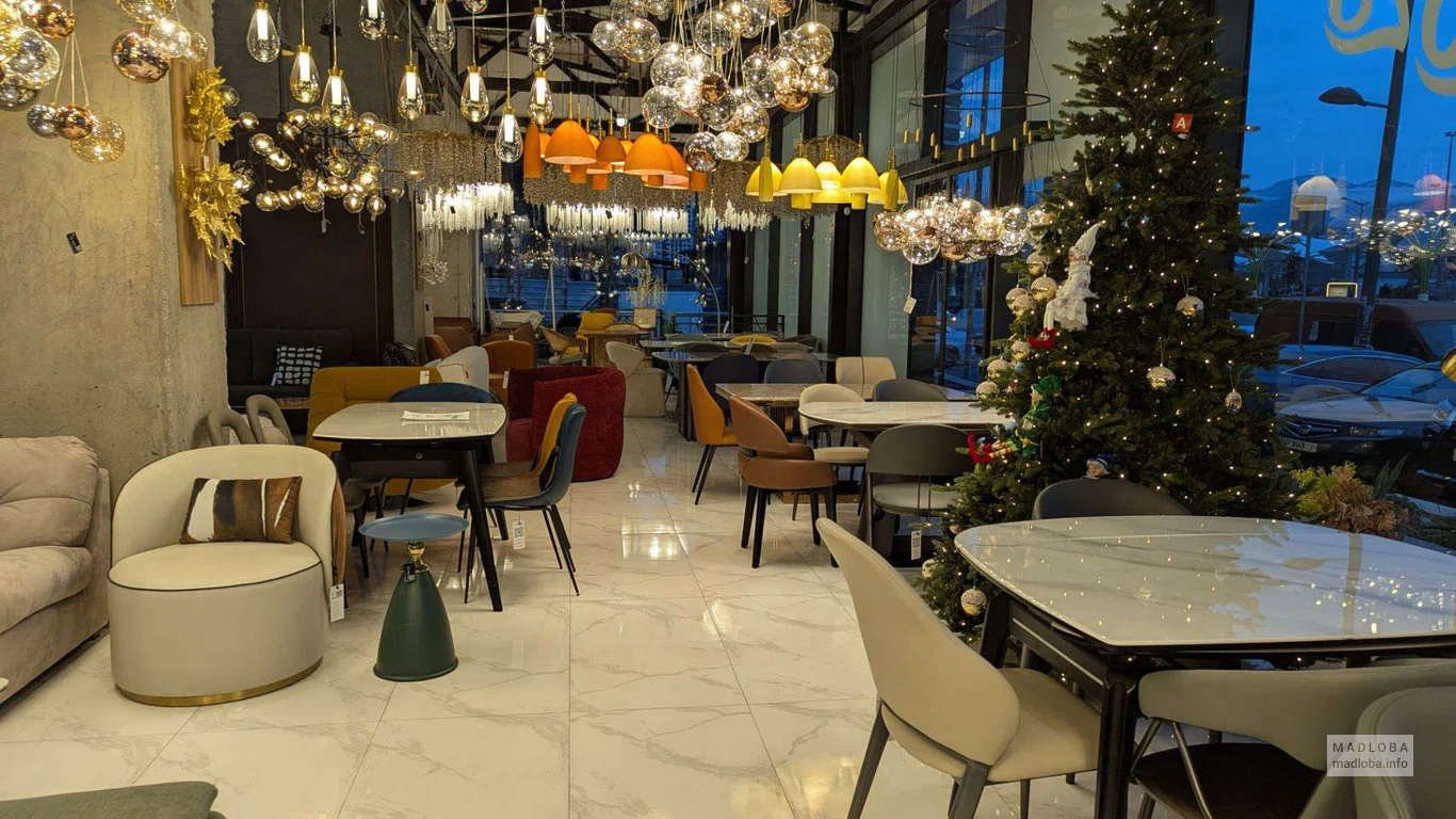 стильные люстры в магазине MamuLux в Батуми