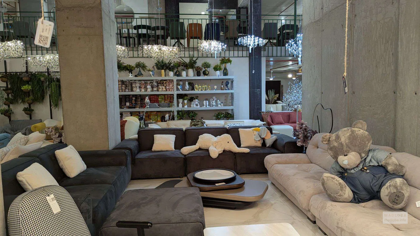 мебель в магазине MamuLux в Батуми