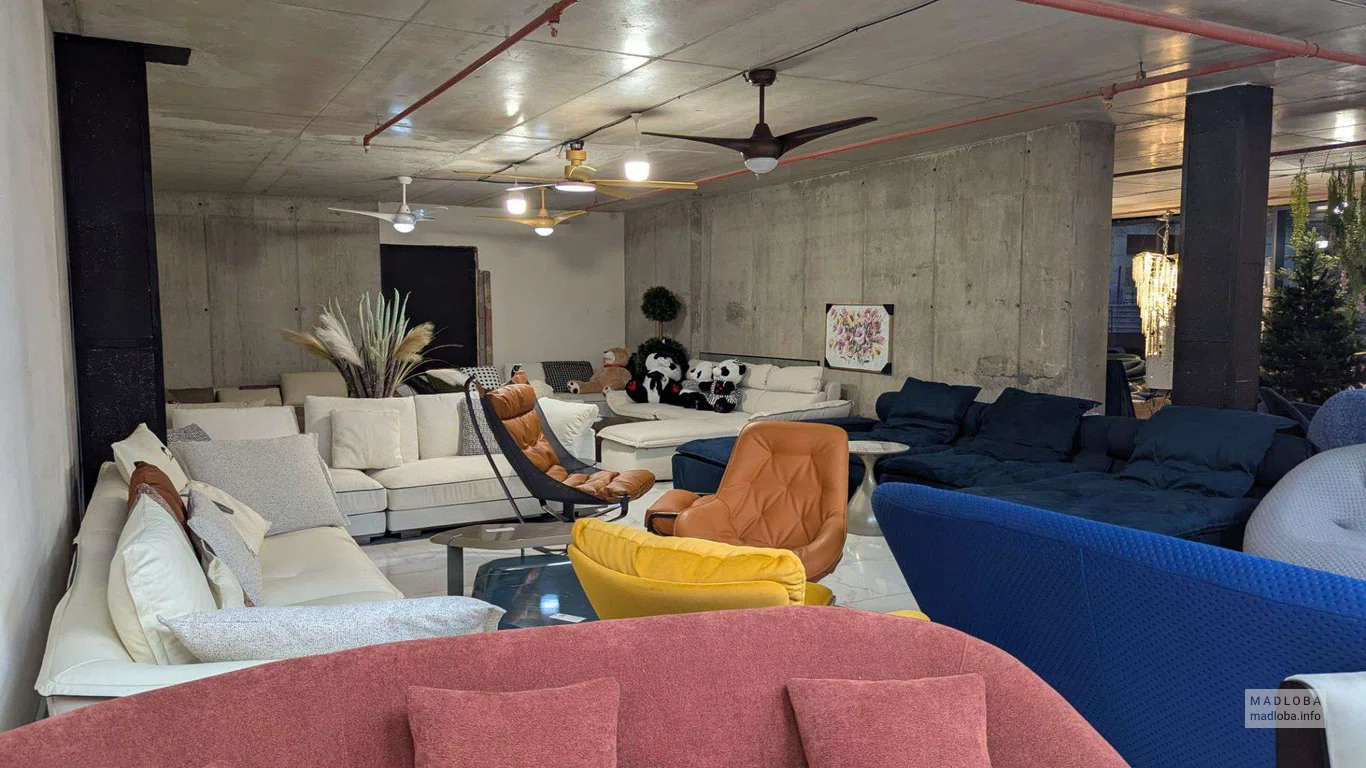 диваны в магазине MamuLux в Батуми