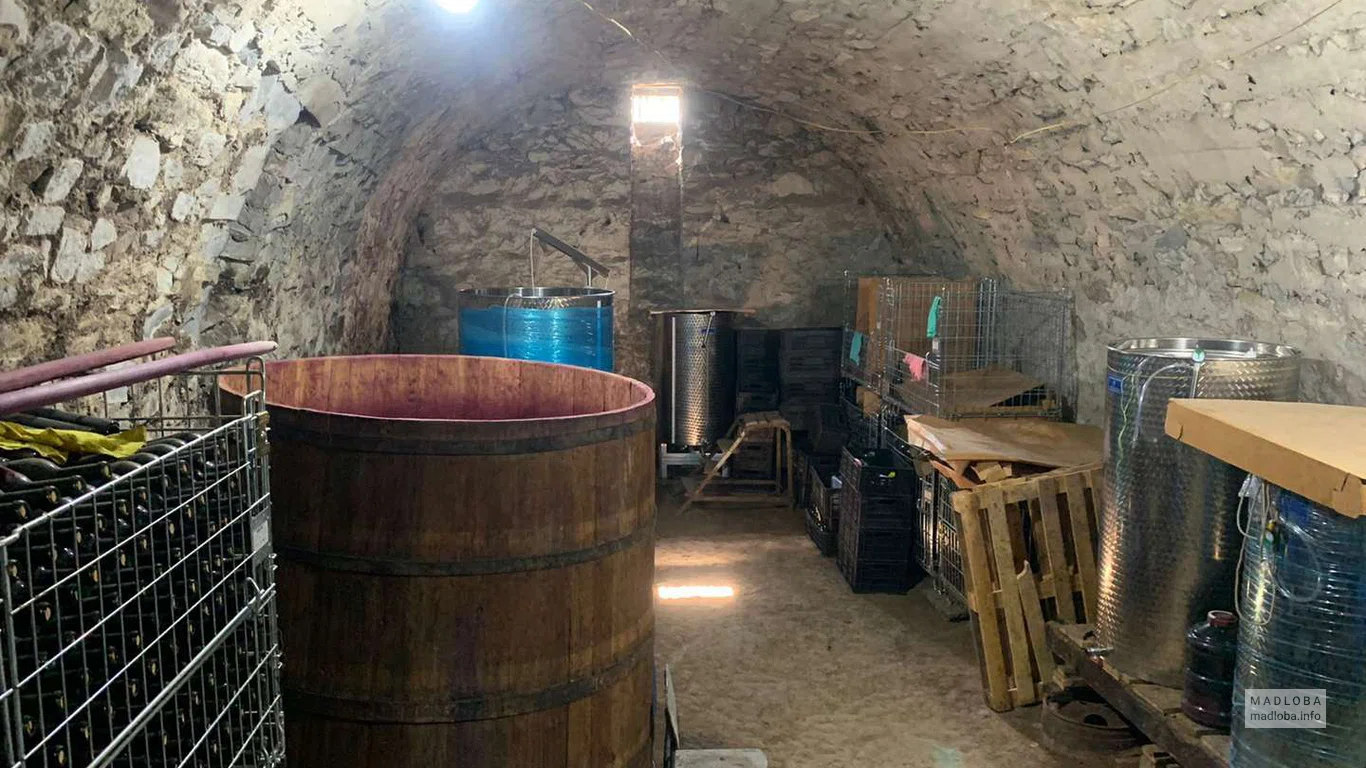 Подвал винодельни Marbano Winery