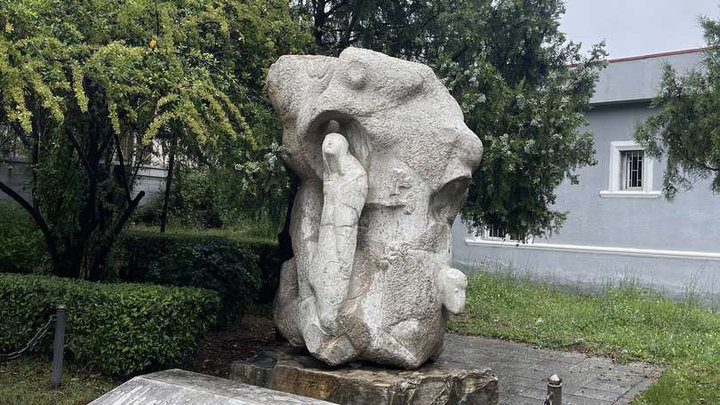 Memorial to the heroes killed in the war (Park of Heroes)