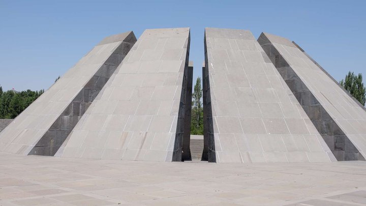 Мемориал жертвам геноцида армян в Ниноцминде
