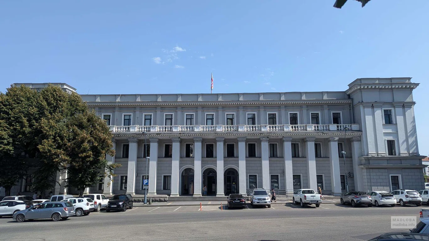 Здание мэрии в Телави, Грузия