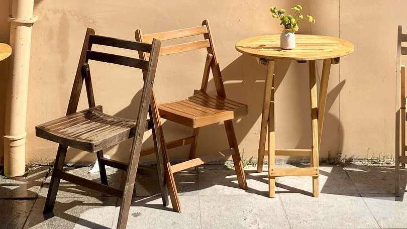 Столики в кофейне Milevskii coffee & bar