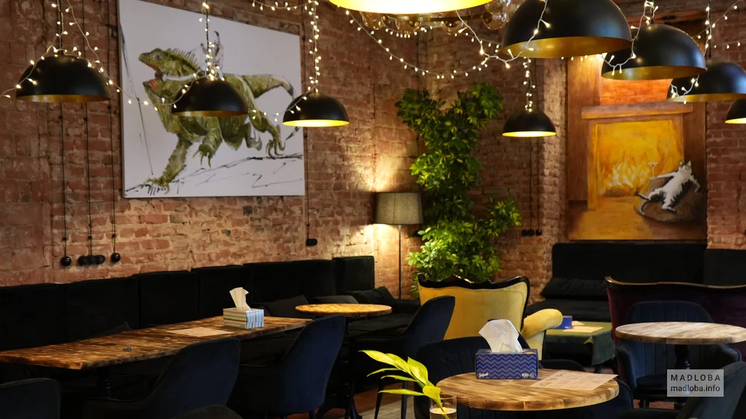 Misty Bar — уютный лаунж-бар с кальянами в Тбилиси