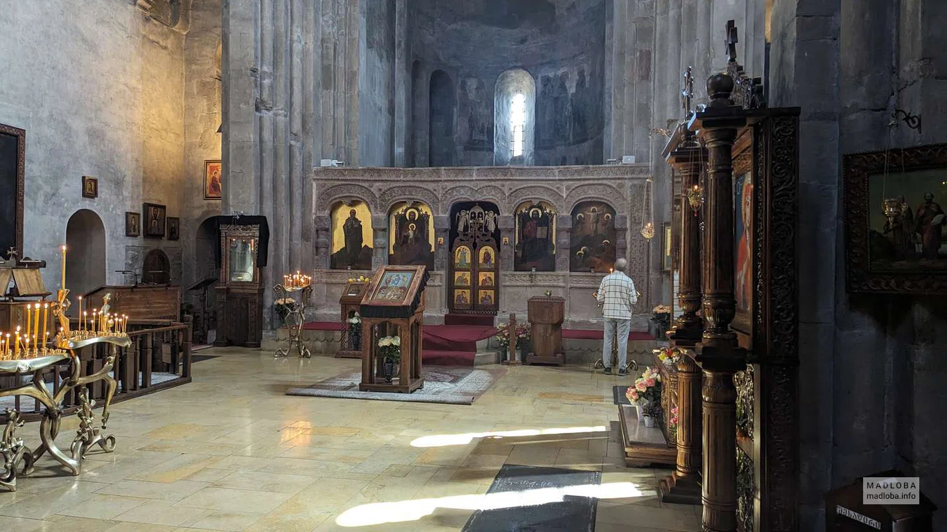 Внутри монастыря Самтавро