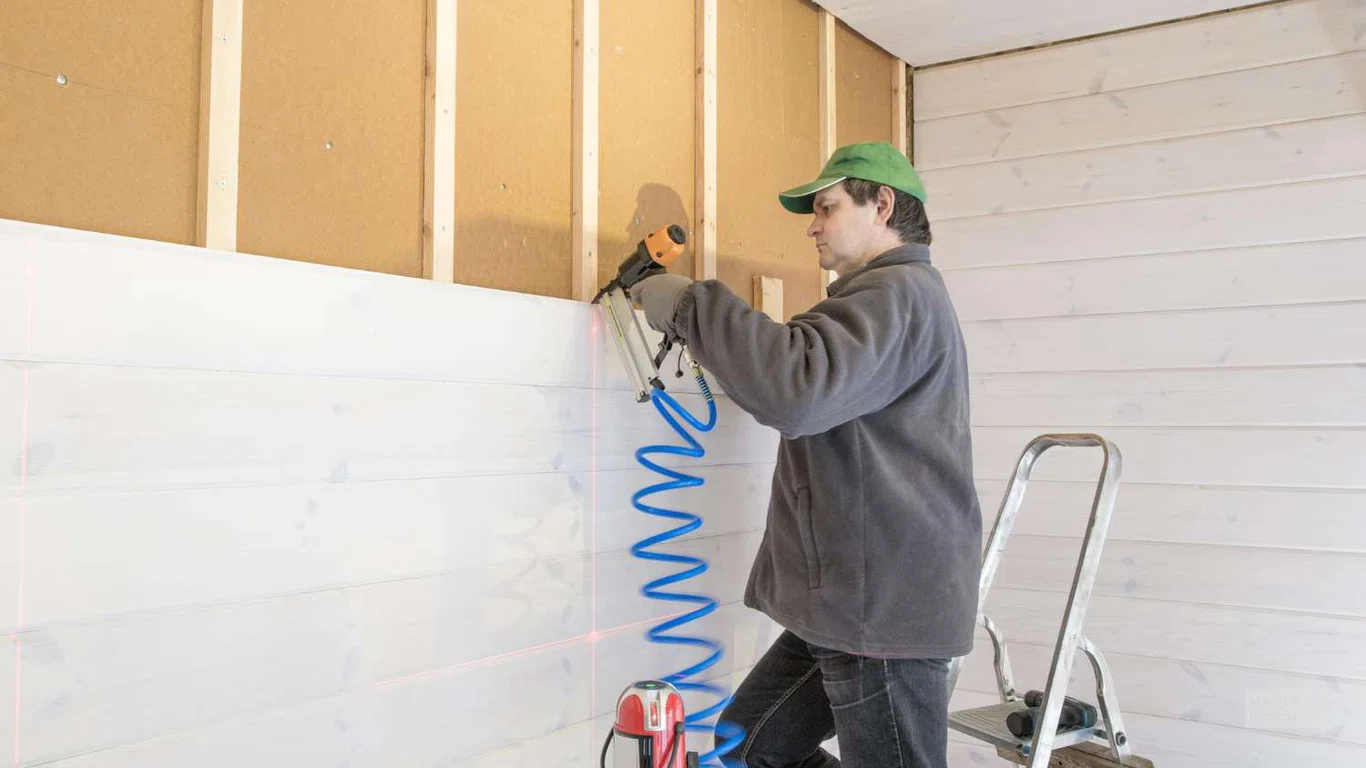 Монтажник пластиковых панелей Руслан Абашидзе