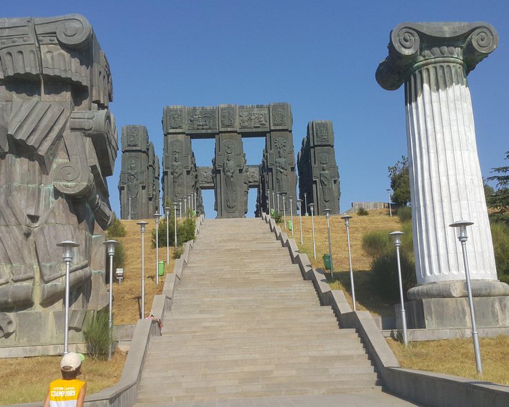 Монумент История Грузии в Тбилиси 1
