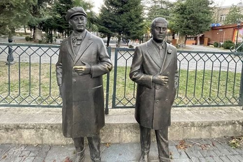 Monument to Paolo Iashvili and Titian Tabidze