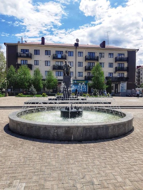 Monument to Shota Rustaveli in Akhaltsikhe