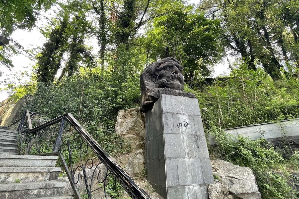 Monument to Vazha Pshavela