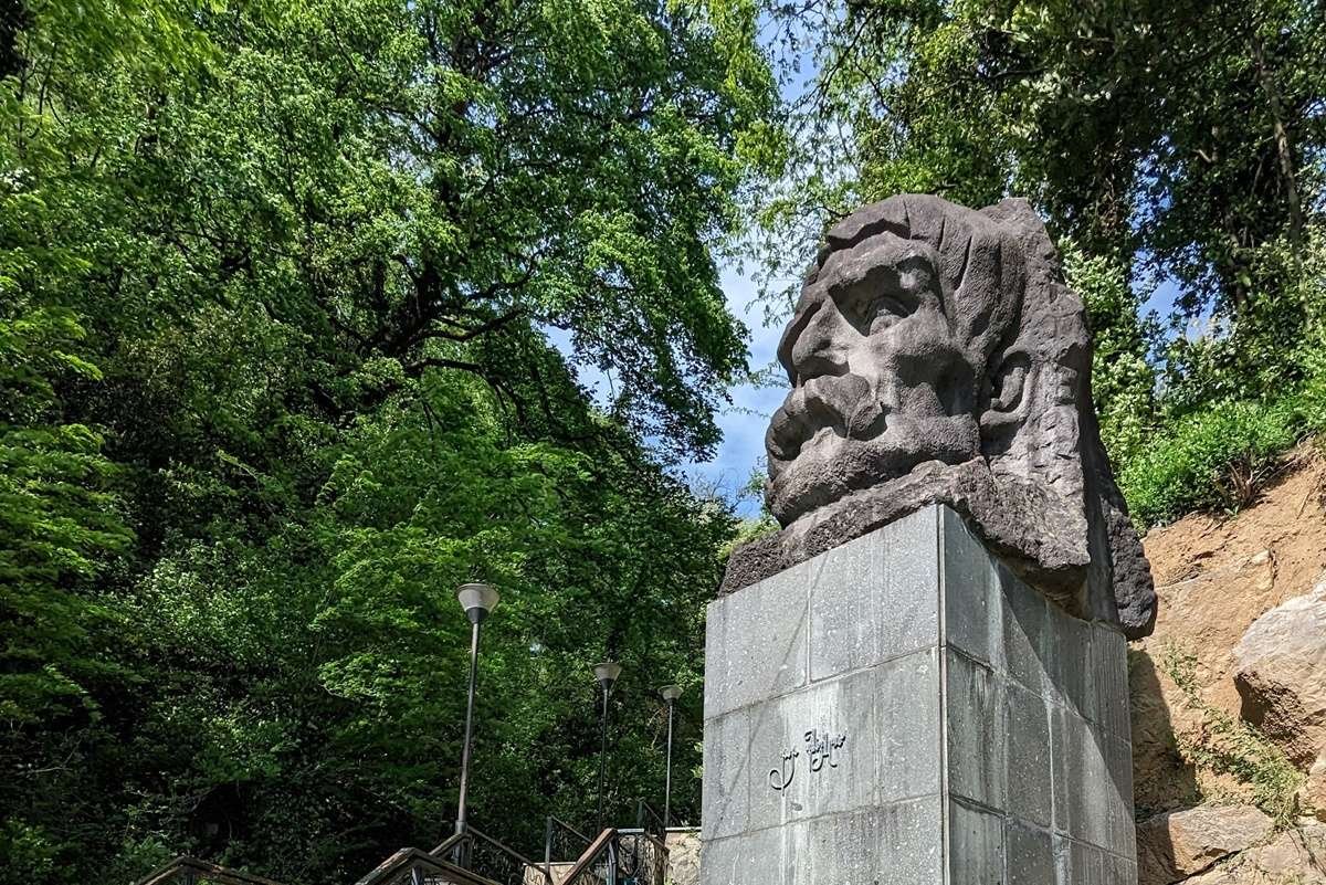 Monument to Vazha Pshavela