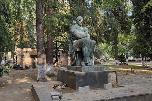 Monument to Zakharia Paliashvili