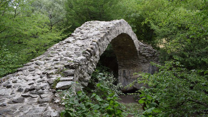 Мост Тамары в Ркони