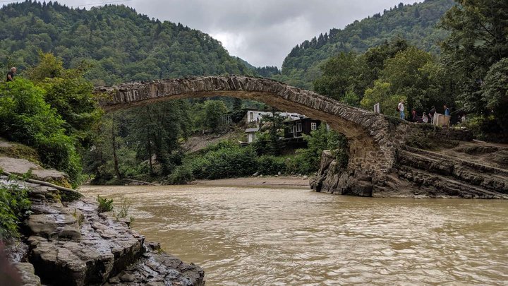 თამარ მეფის ხიდი მახუნცეთში