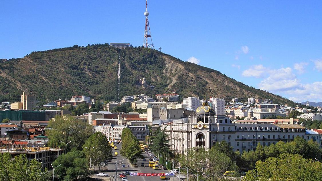Гора Мтацминда - Mount Mtatsminda - вид с города Тбилиси