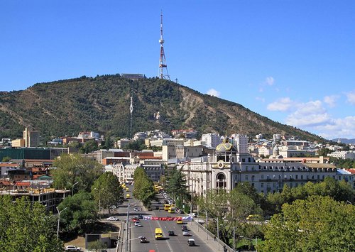 Гора Мтацминда - Mount Mtatsminda - вид с города Тбилиси