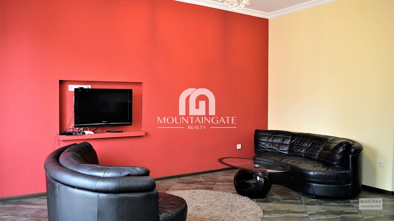 Интерьер агентства недвижимости Mountaingate Realty